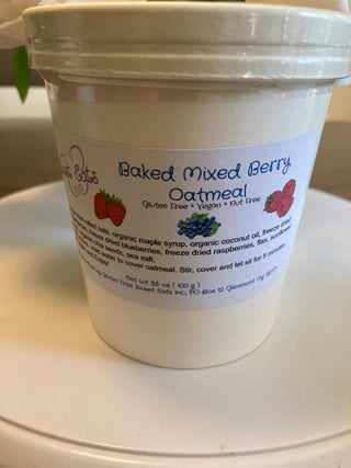 Baked GF + Vegan Mixed Berry Oat Cup