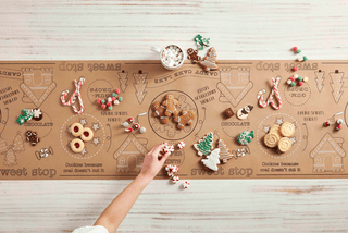 Holiday Kraft Table Runner