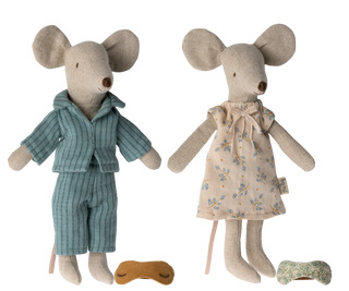 Mum And Dad Mice In Cigar Box